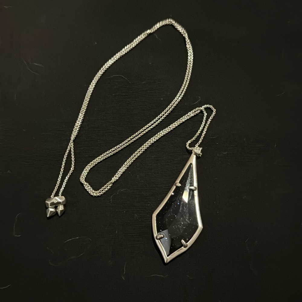 Kendra Scott necklace